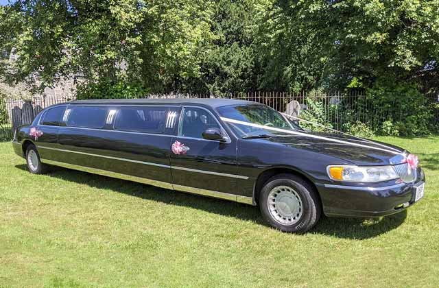 2001 Lincoln stretched limousine